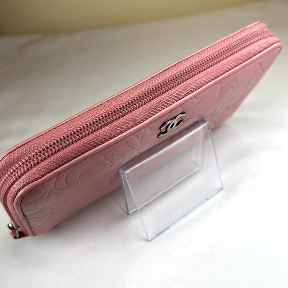CHANEL CC Camellia Flower Long Zippy Wallet Light Pink Serial #17 2012-2013 - Picture 13 of 17